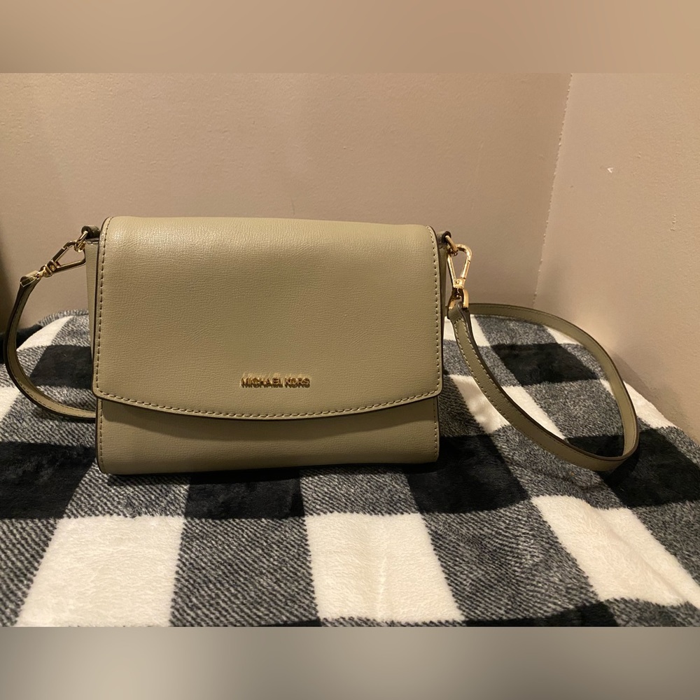 MICHAEL KORS CROSSBODY PURSE
